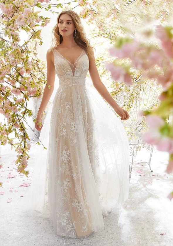 Sleeveless Lace Wedding Dress, V-neck European Style Bridal Gown, White, Sizes S–XXXL