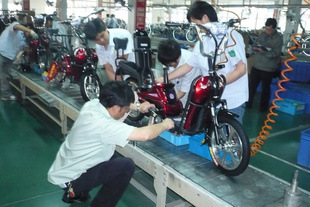 新能源电动车三轮车组装线流水线 电动两二轮车组装线 电动三轮车