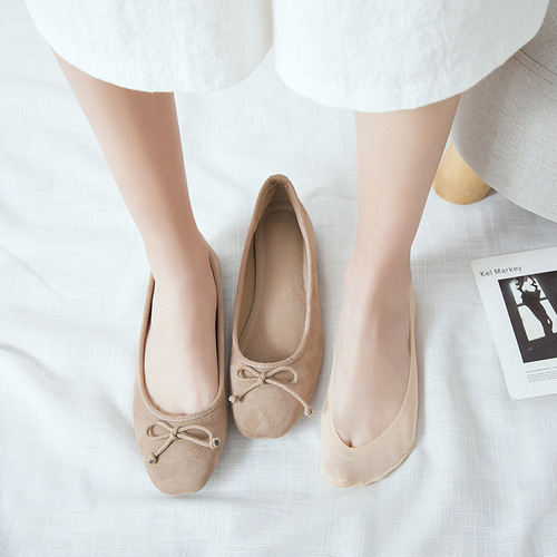 Women's Summer Thin Ice Silk Ship Socks with Non-slip Cotton Soles and Invisible Design, Zhuji Women's Socks Wholesale