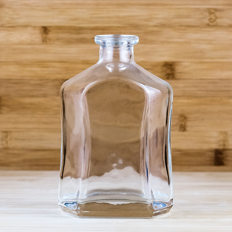 厂家供应750ml六棱扁方异形洋酒红酒烈透明玻璃瓶 高档泡酒白酒瓶