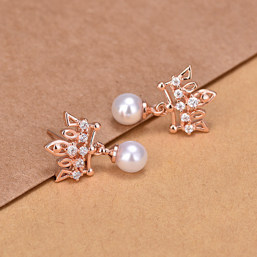 Qiaolanxuan Cross-border Earrings The same style crown pearl earrings silver needle rose gold women's earrings anti-allergic jewelry wholesale