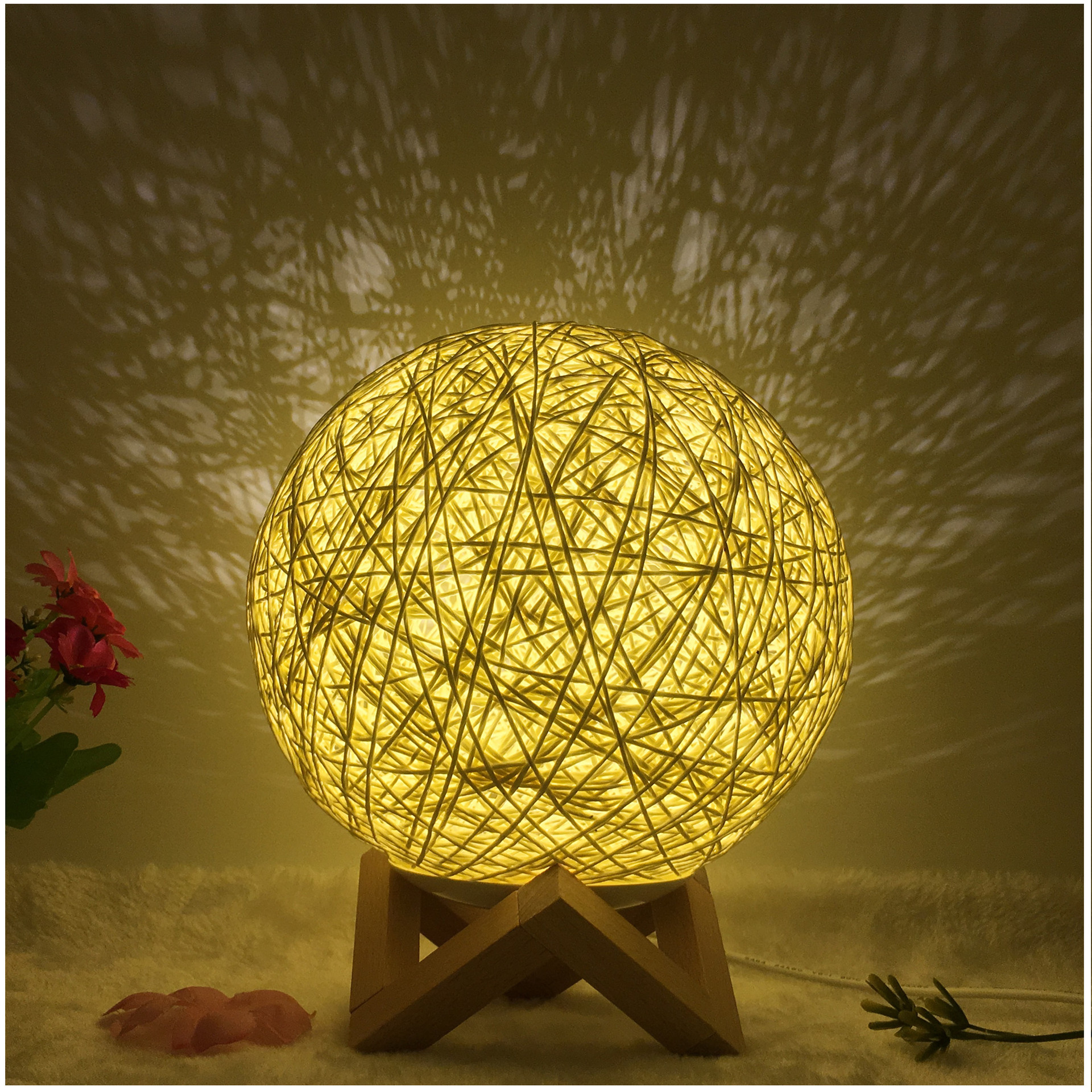 Amazon's Best-Selling Creative Twine Ball Desk Lamp New and Unique Led Smart Usb7 Color Rgb16 Color Remote Control Takraw Ball Lamp