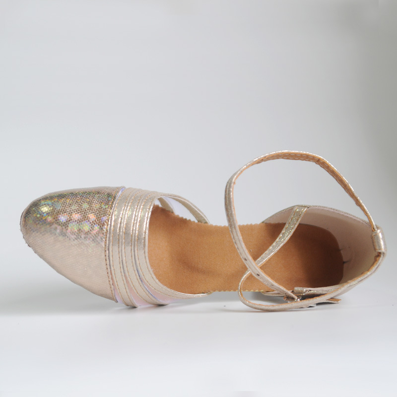 Nuevos zapatos de baile latino de malla para adultos de las mujeres Mediados de tacón suave zapatos de baile de fondo cuadrado zapatos de baile moderno cuatro estaciones sandalias