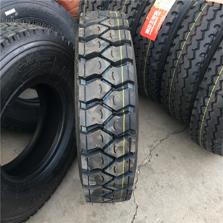 8.25R20 825r20全钢丝大车轮胎载重轮胎三线矿山大块