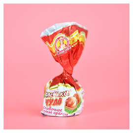 俄罗斯进口奶罐糖斯拉夫整颗榛仁果仁夹心牛奶巧克力糖果喜糖零食