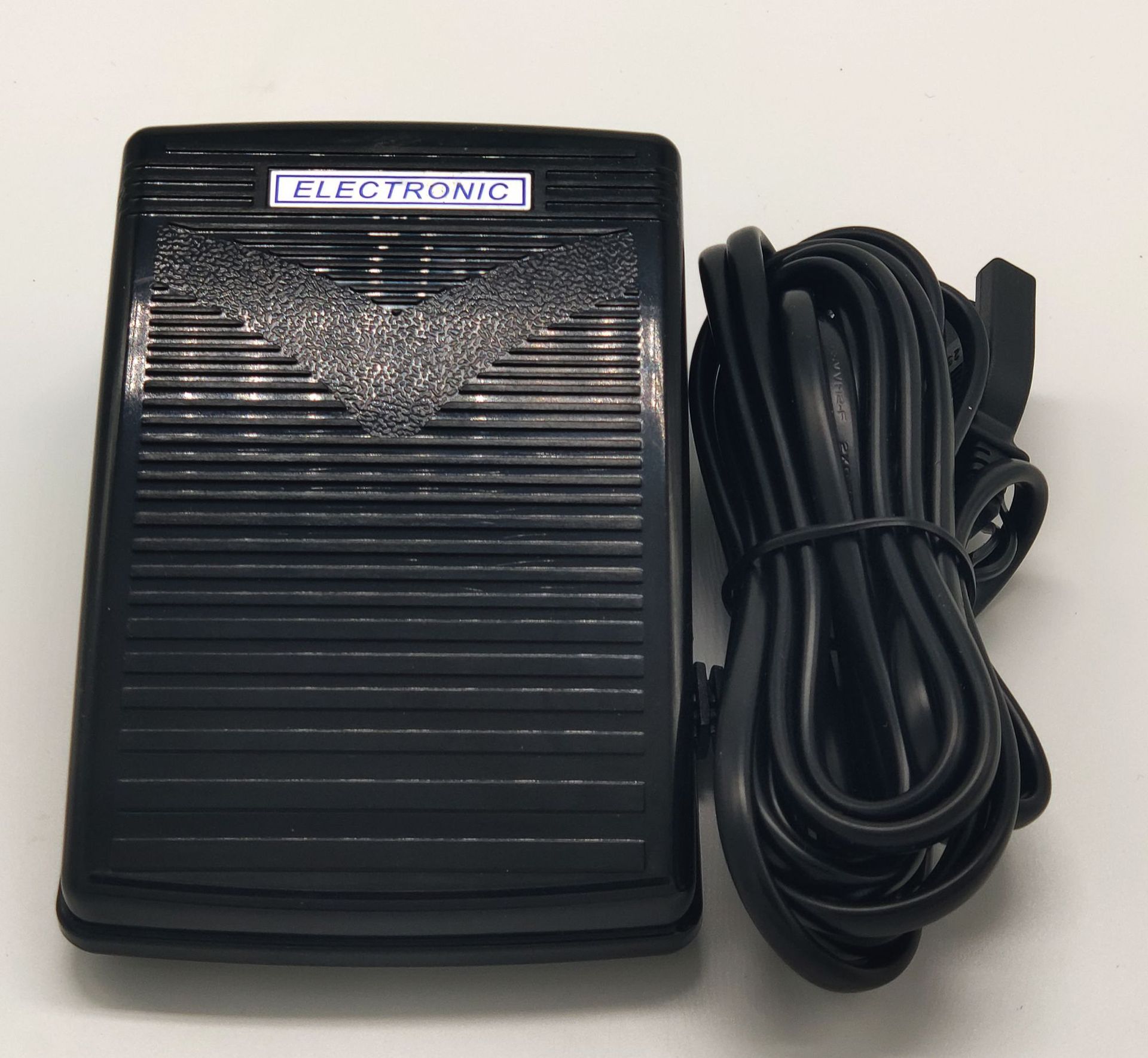 厂家直销多功能脚控调控器CE三插两圆插欧插家用脚踏板脚踏控制器