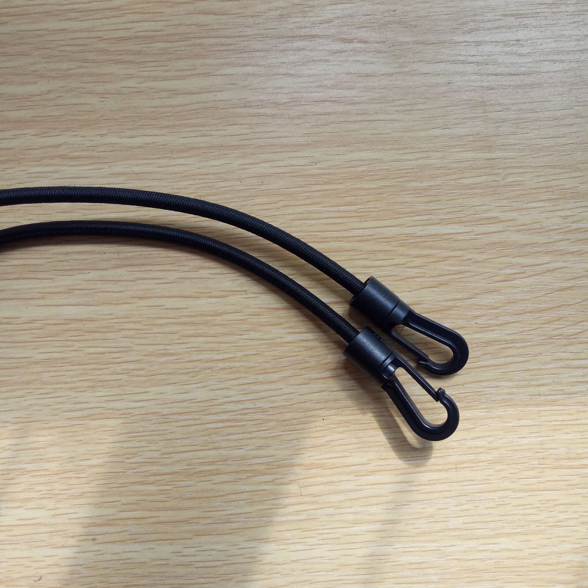 Directo de fábrica 80cm largo importado Alambre de goma cuerda elástica gancho de equipaje de plástico