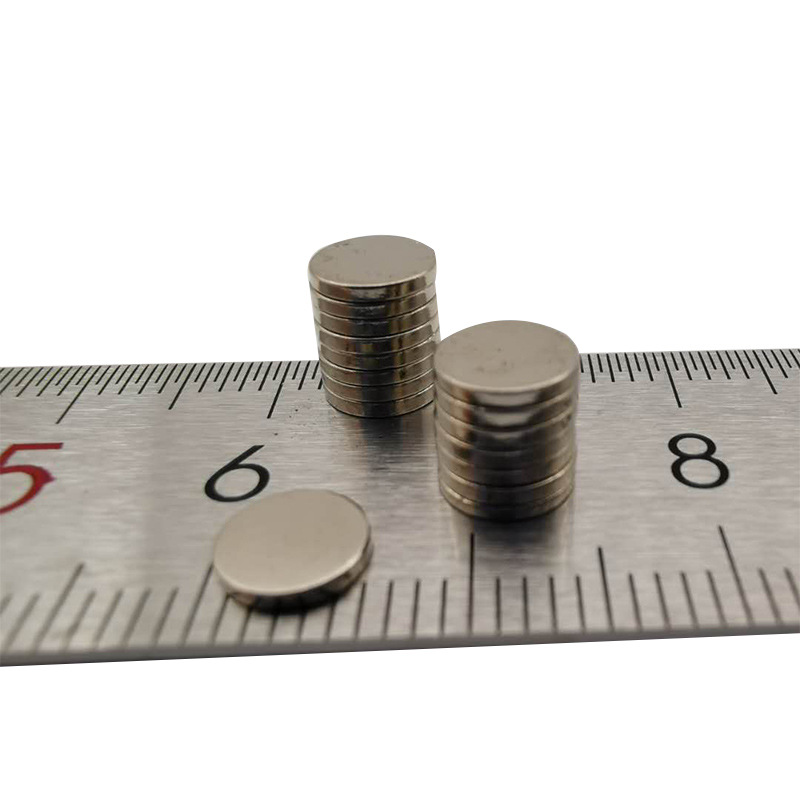 厂家供应强力圆片磁钢强磁 铁钕铁硼 银白色 无缺角。