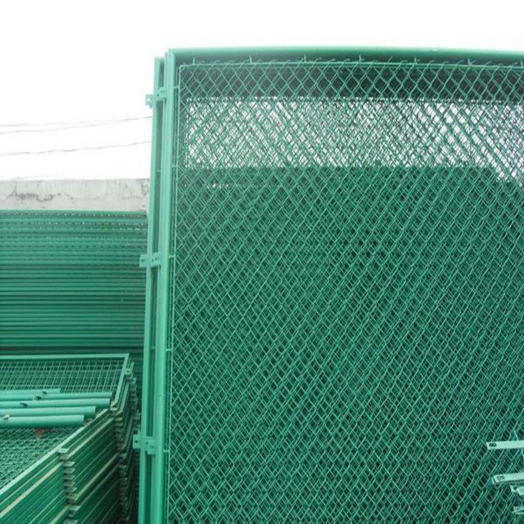 厂家生产包胶勾花网  学校操场路跑道球场勾花网