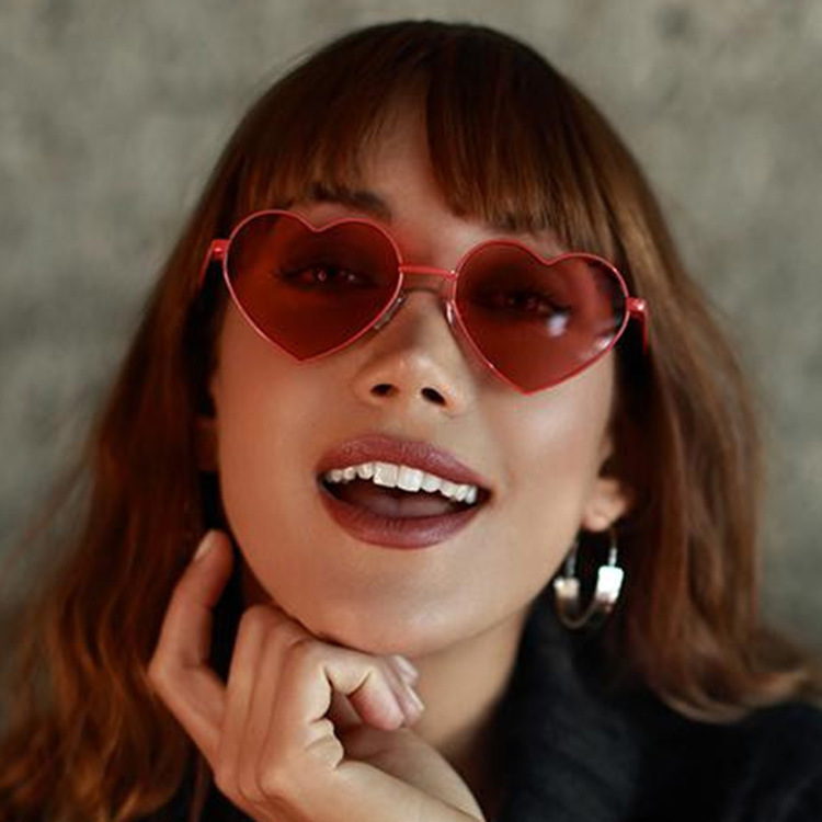 Cross-border supply of new metal love sunglasses heart-shaped ocean sunglasses female Net red heart sunglasses