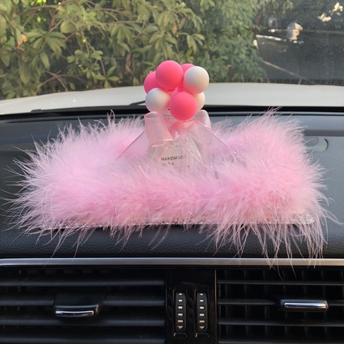 Fashionable and cute car decoration, car ornaments, feather anti-slip mats, perfume mats, manufacturer wholesale
