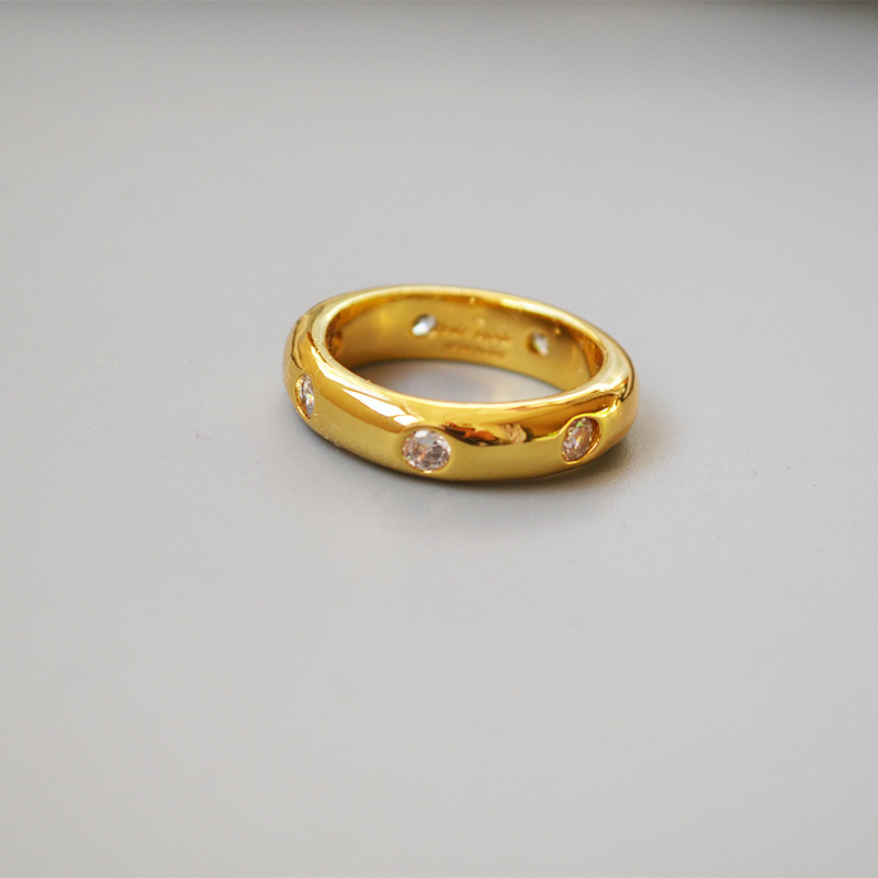 European and American niche design fashion exquisite simple smooth brass plated 18K gold zircon flash diamond ring food finger ring