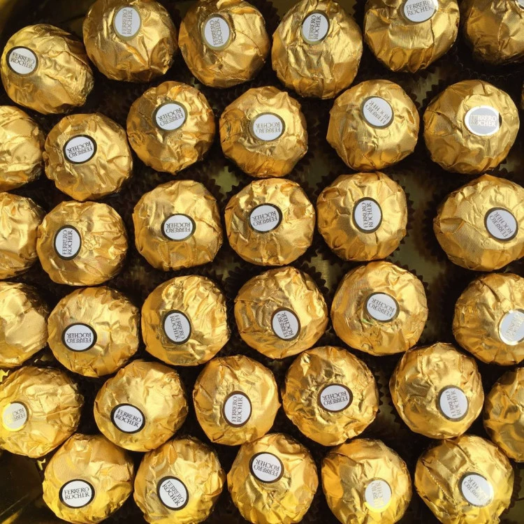 Импортные итальянские вафельные конфеты Ferrero Rocher T30, свадебные конфеты T2, оптом, в индивидуальной упаковке.