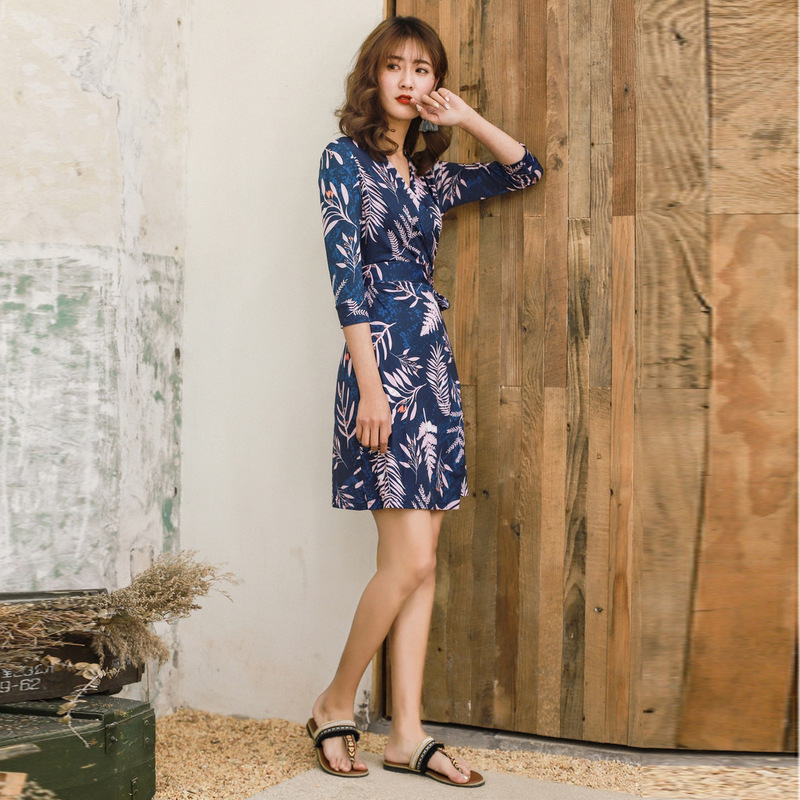 European and American Slim Collarless Short Louvered Three-Quarter Sleeve Wrap Dress Wholesale Pg Dvf2025 Summer New Style