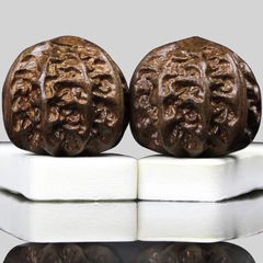 沉香木實心核桃健身手球按摩保健球手盤球手把件中老年老人手握球