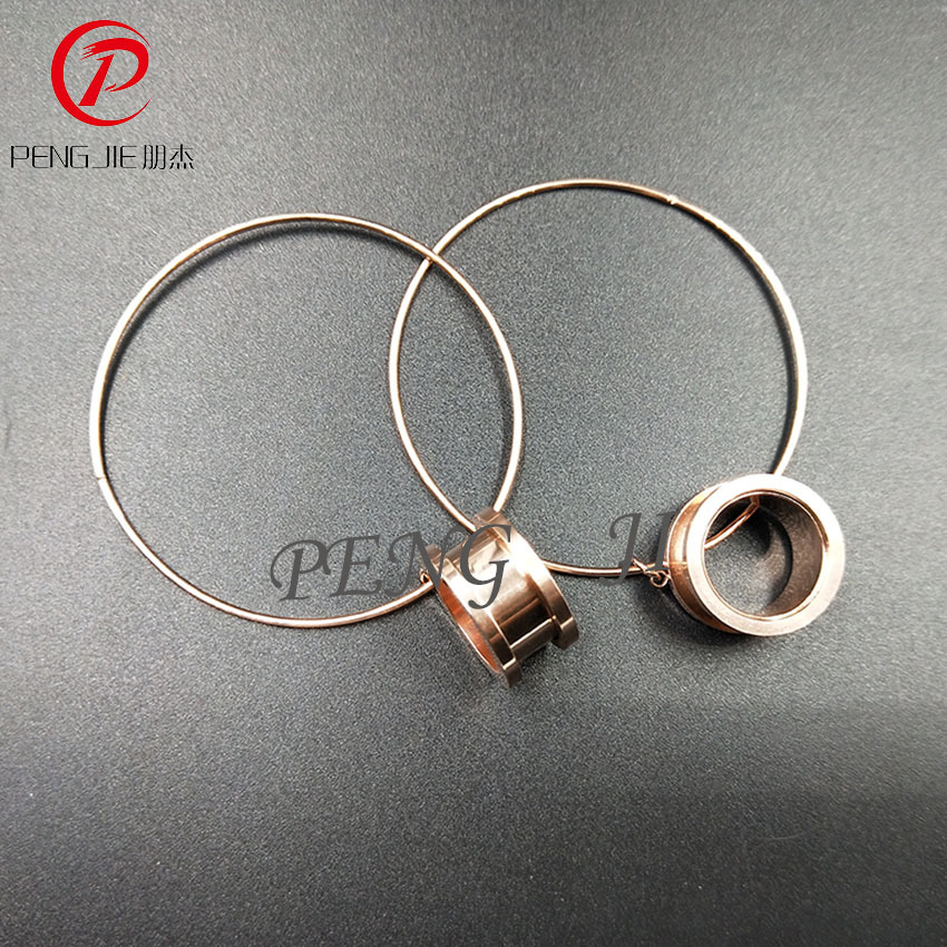 [Suministro directo de fábrica] Pengjie nuevo acero inoxidable multi-funcional colgante anillo pendientes oído expansor piercing joyería