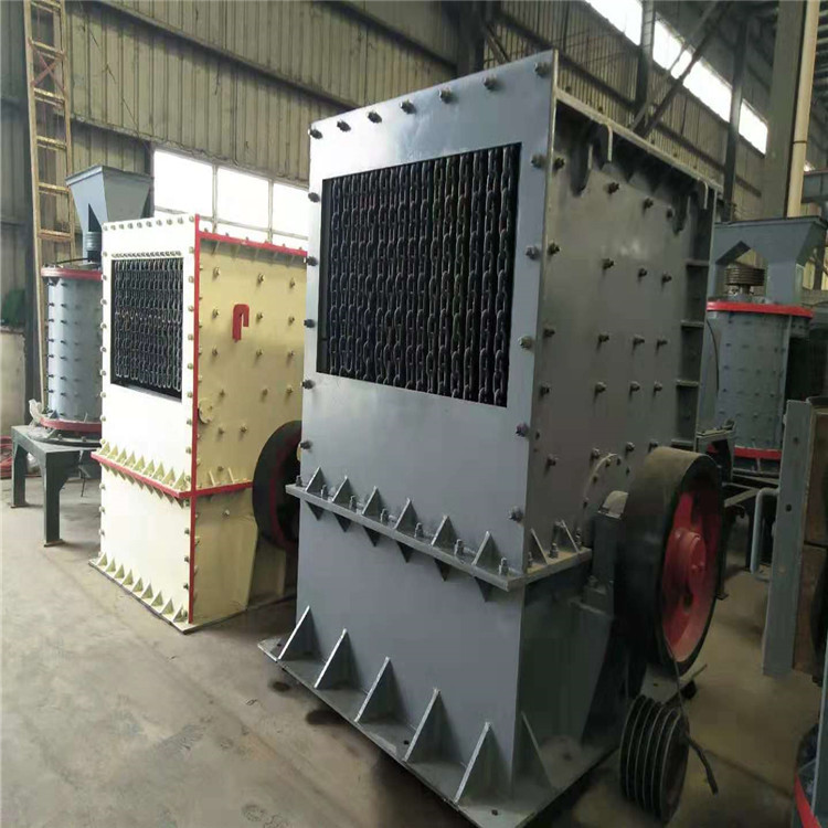 湖南吉首箱式高产细碎机 移动柴油制砂生产线 鹅卵石方箱子破碎机