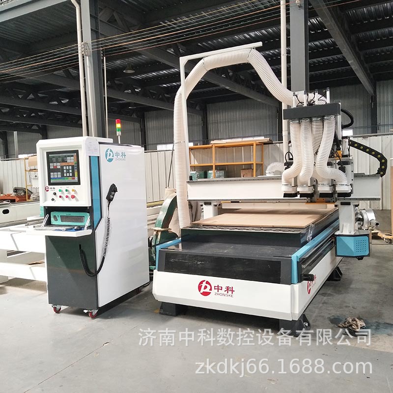 厂家可定数控雕刻机板式家具生产线全自动换刀两工位四工序开料机