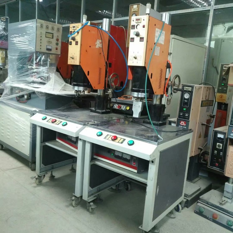 低价销售二手鸿新20K2000W超声波焊接机