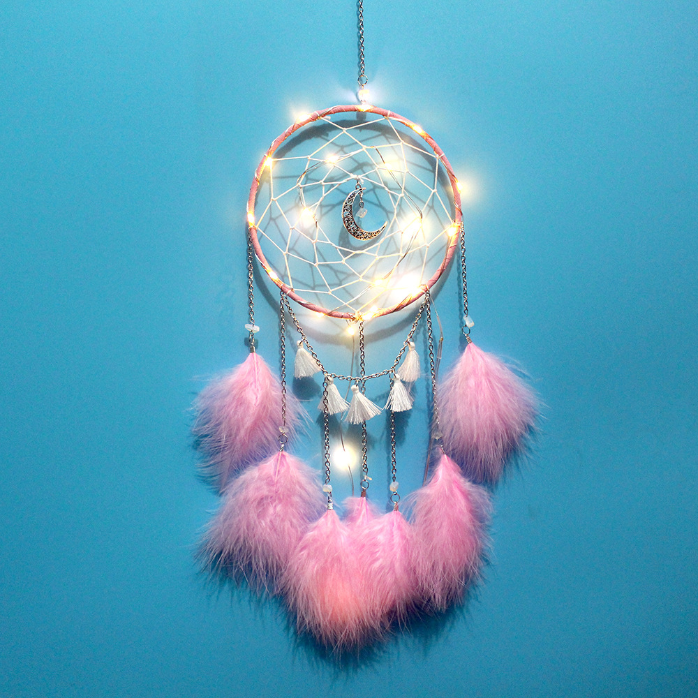 램프와 핑크 체인 달