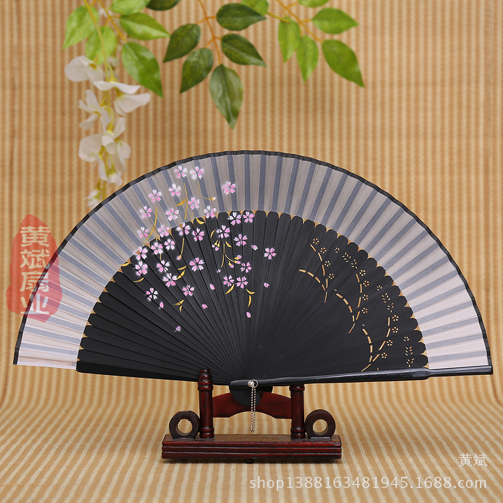 3 번 검은 뼈 회색 표면