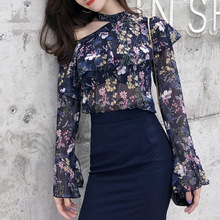 跨境女装2024春装新款名媛气质挂脖肩荷叶边印花喇叭袖雪纺衫上衣