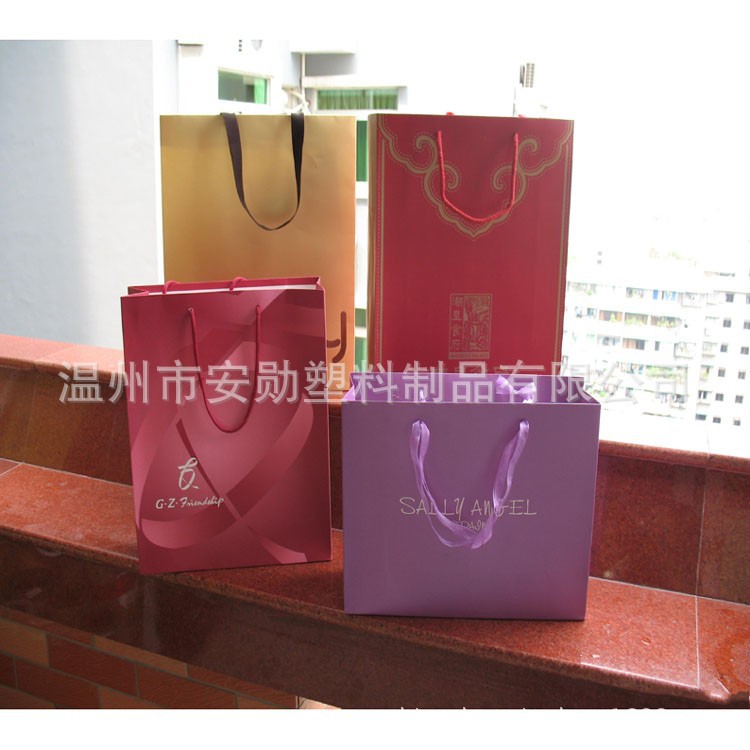 厂家生产pp礼品手拎袋 彩色卡通礼品手提袋 pvc广告手提袋