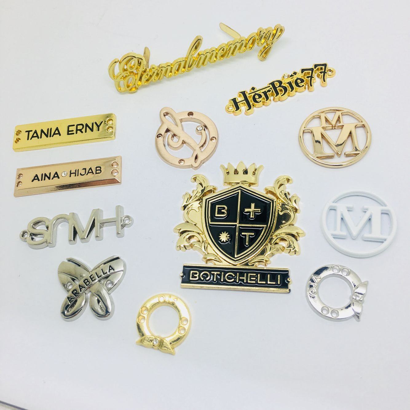 Factory office desk metal signs made bags handbags shoes LOGO signs hollow letters tag nameplate