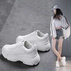 2020 Korean version of the new height-increasing daddy shoes ins thick-soled sports shoes for women 32 33 34 white running shoes