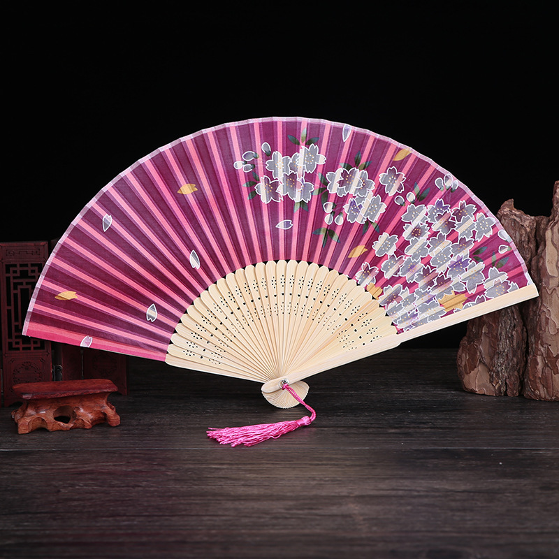 떠있는 벚꽃-흰 뼈 장미 붉은 국수