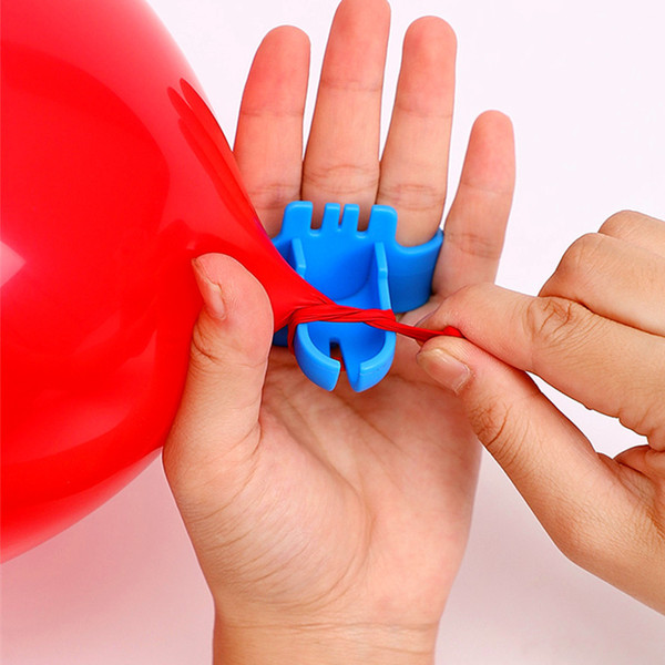 Balloon knotting device