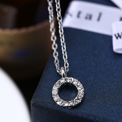 New creative paper card jewelry set with diamonds, hollow round pendant, clavicle chain necklace, simple necklace manufacturer wholesale