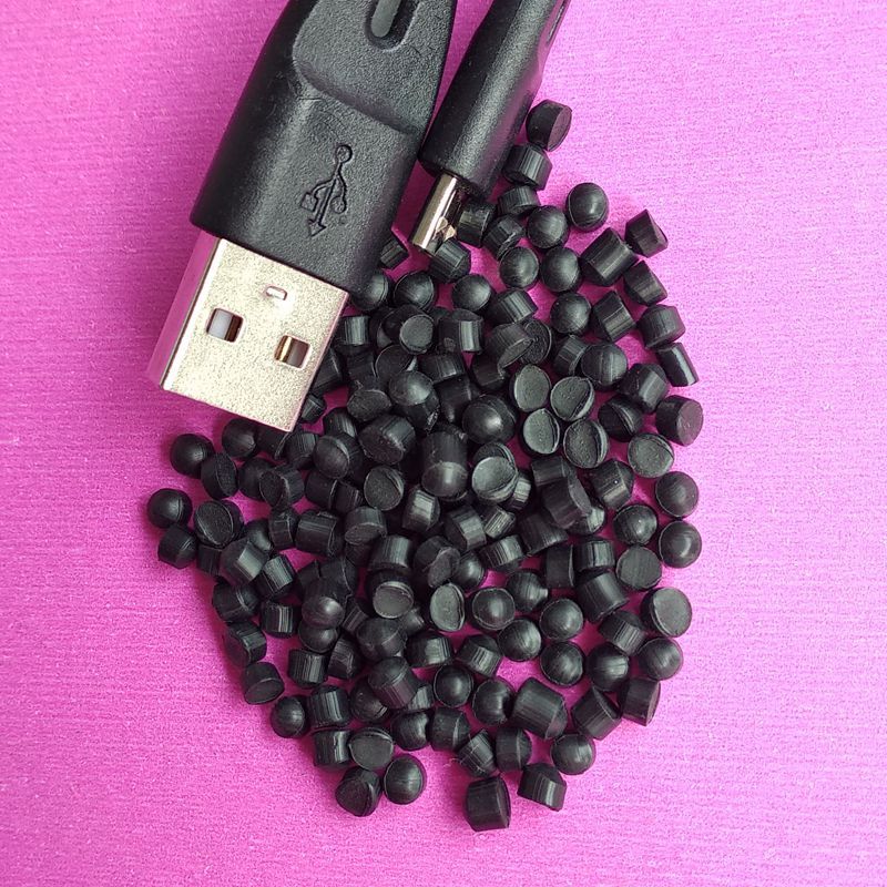 PVC外被料80度黑色PVC线材环保颗粒高韧性挤出级PVC外皮原料