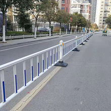 大量销售道路护栏公路隔离栏马路隔离带交通护栏防撞围栏防攀爬