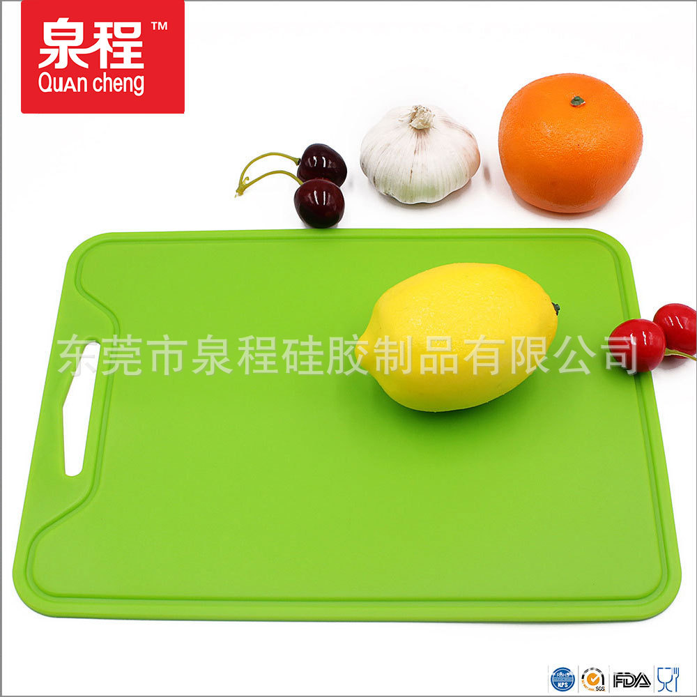 Tabla de cortar de silicona cuadrada de grado alimenticio plegable fácil de limpiar tabla de cortar cocina multifuncional tabla de cortar antideslizante al por mayor