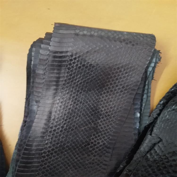 Black, 36