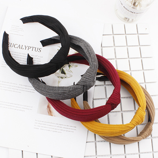 Knitted hair accessory