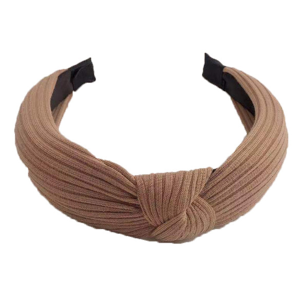 Knitted hair accessory