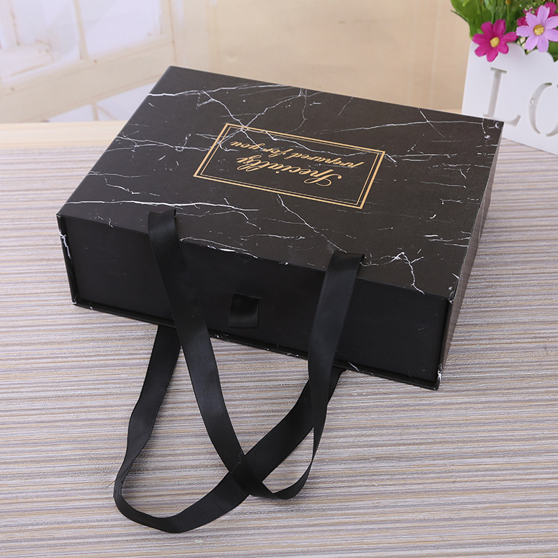 Caja de embalaje de regalo de mármol negro Serie de regalo Caja de regalo portátil Patrón personalizado Caja de regalo de ropa portátil