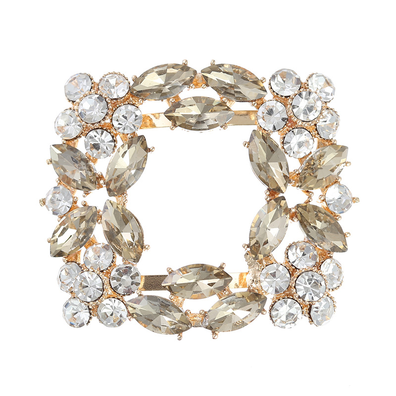 Suministro transfronterizo Venta caliente zapatos de estilo Socialite flor hebilla de zapato de oro con diamantes de imitación Guangzhou fábrica al por mayor zapatos de una sola capa zapatos Accesorios