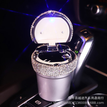 Coche de diamantes con luz LED luminosa multifuncional cenicero de coche interior del coche suministros del coche mujer