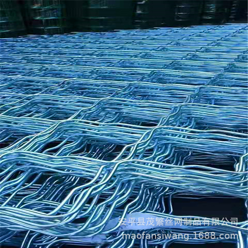 厂家供应镀锌美格网 小区防盗窗菱形网狗笼养殖网圈地围墙铁丝网