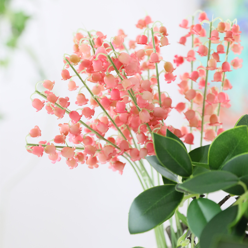 Realistic wedding flowers flower-shaped
