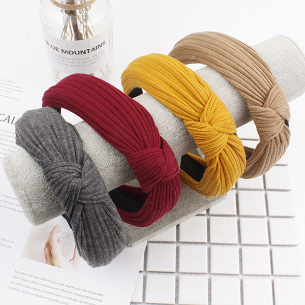 Knitted hair accessory