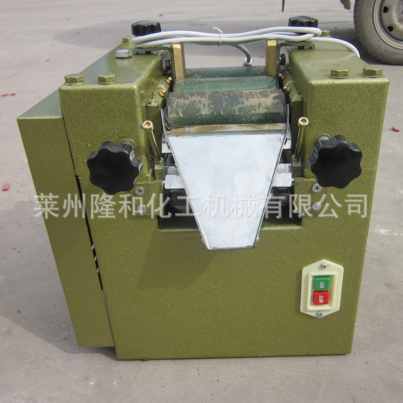 【厂家直销】油彩油墨用研磨机 小型三辊研磨机供应 品质推荐