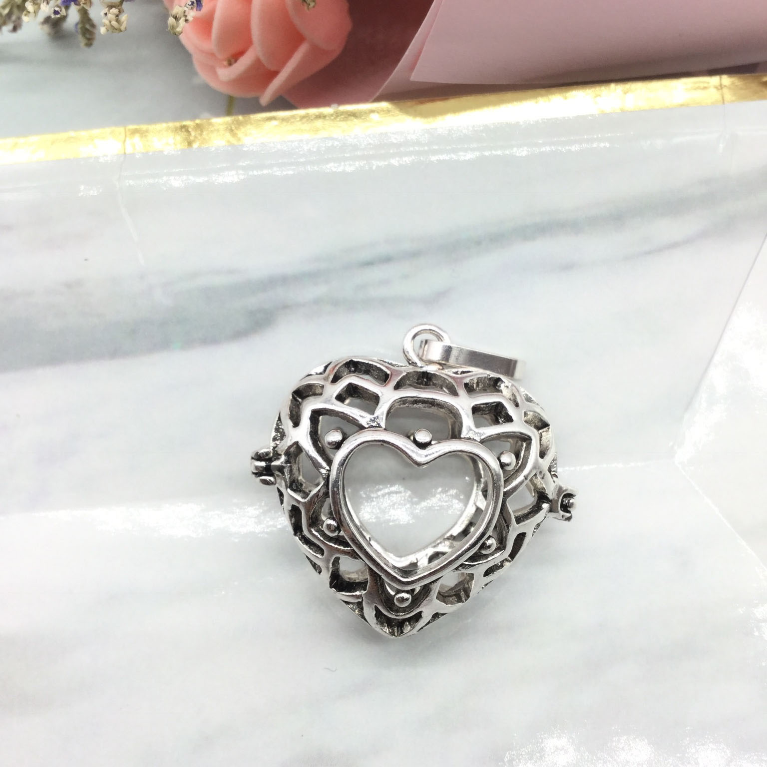 可打开镂空心心相印魔盒吊坠香薰精油饰品配件毛衣项链