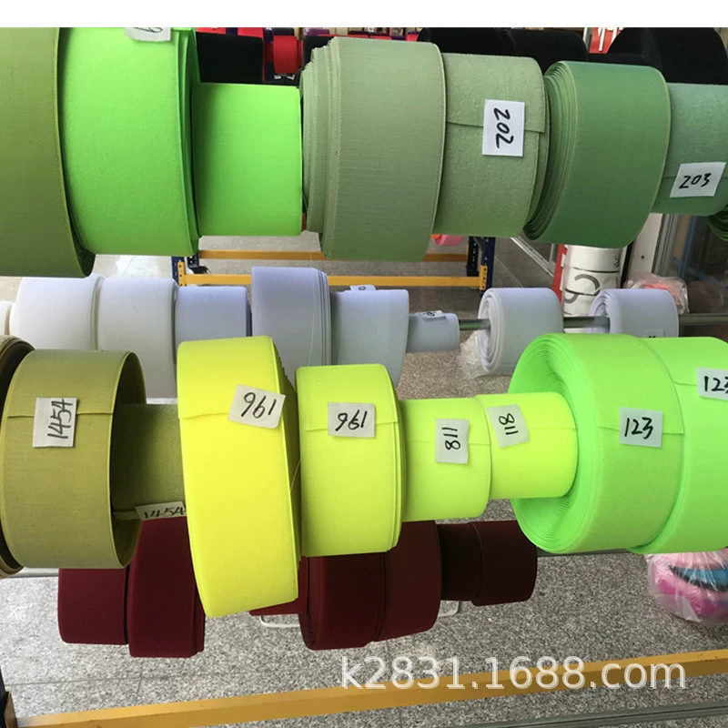 Цветные липучки в наличии: 2-10 см, цвета «милитари-зеленый», а также черные и белые, 6 см.