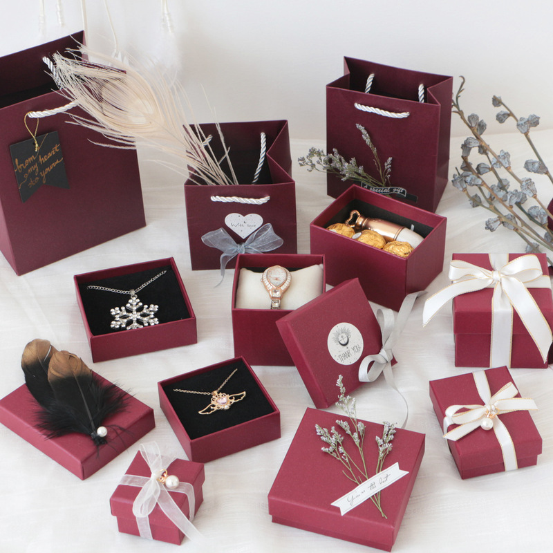 Li Feng packaging factory direct spot wine red jewelry box jewelry bracelet ring jewelry box packaging box Li Feng packaging factory direct spot wine red jewelry box jewelry bracelet ring jewelry box packaging box
