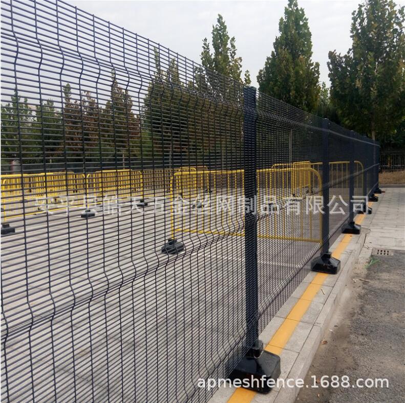 电焊网片镀锌护栏 防攀爬围栏 围墙护栏隔离栏