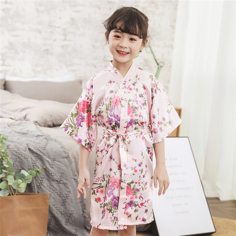 Nuevo verano rebeca de niña de seda de imitación niña pequeña albornoz floral bebé kimono camisón comercio exterior